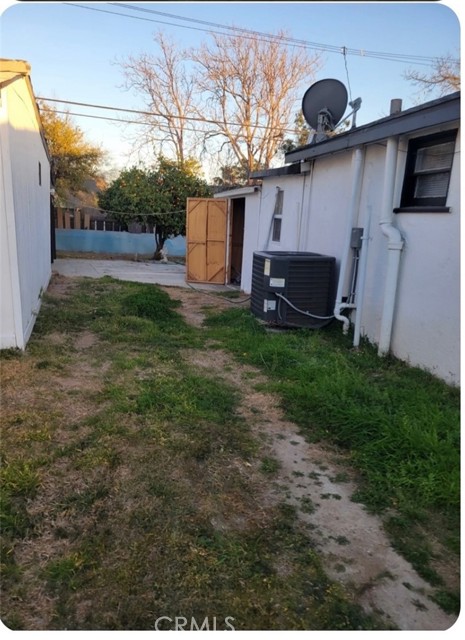 Detail Gallery Image 9 of 18 For 974 Sperry, Colton,  CA 92324 - – Beds | – Baths