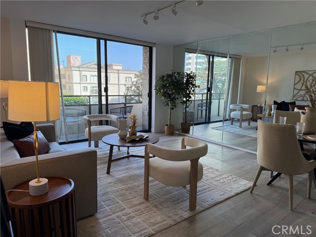 Detail Gallery Image 2 of 22 For 10535 Wilshire Blvd. #612,  Los Angeles,  CA 90024 - 2 Beds | 2 Baths