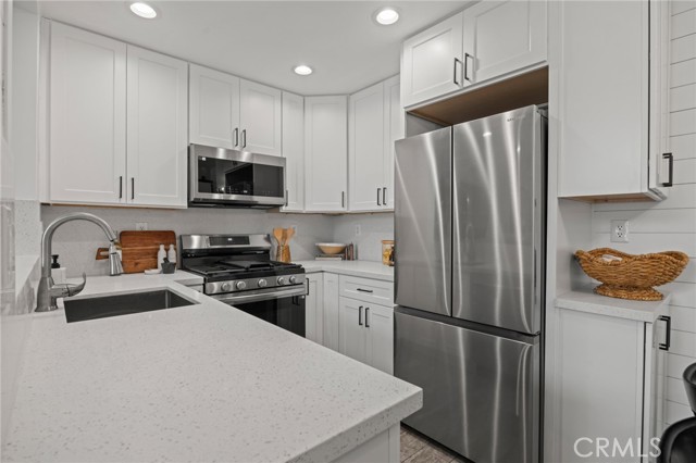 Detail Gallery Image 11 of 22 For 7 Rosa, Rancho Santa Margarita,  CA 92688 - 2 Beds | 2 Baths