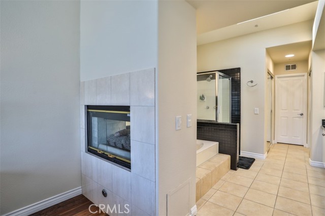 5 Arese Aisle, Irvine CA: https://media.crmls.org/medias/a6f85d4d-ef91-4286-ba62-0ddf30164fd1.jpg