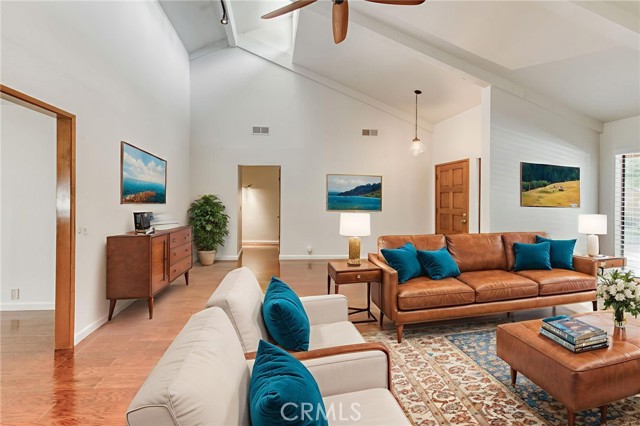 6300 N Palm Avenue, Fresno CA: https://media.crmls.org/medias/a6f862ad-f8c9-44f6-80c1-f7e608d432cb.jpg