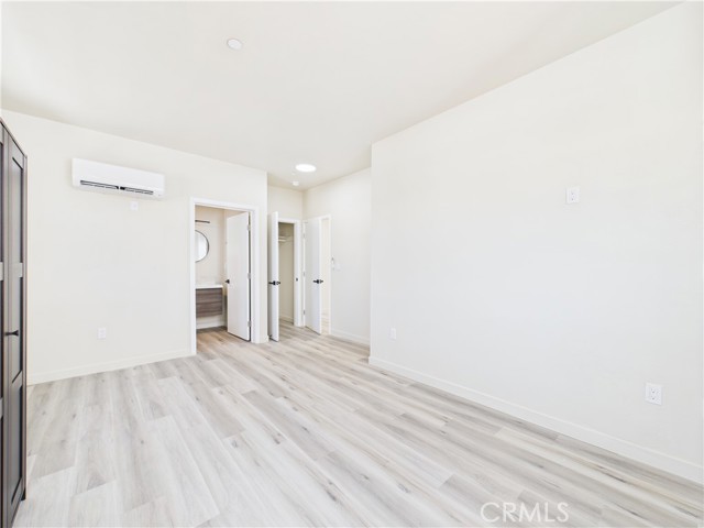 8457 Langdon, North Hills CA: https://media.crmls.org/medias/a6f882ce-3e05-47c3-9a66-a56025c570b1.jpg