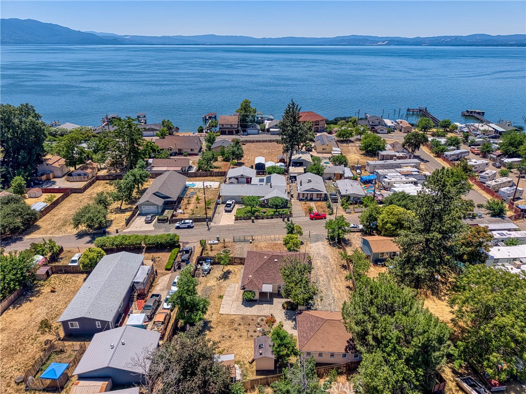 https://media.crmls.org/medias/a6f9ced0-bb8b-44bf-9dce-dd0050f816c3.jpg?preset=X-Large