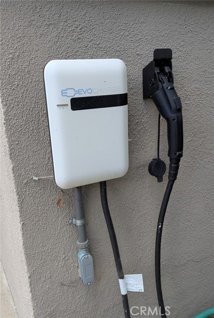 6901 Bertrand Avenue, Reseda CA: https://media.crmls.org/medias/a6f9d448-41eb-4323-8fff-2b614e5495a2.jpg