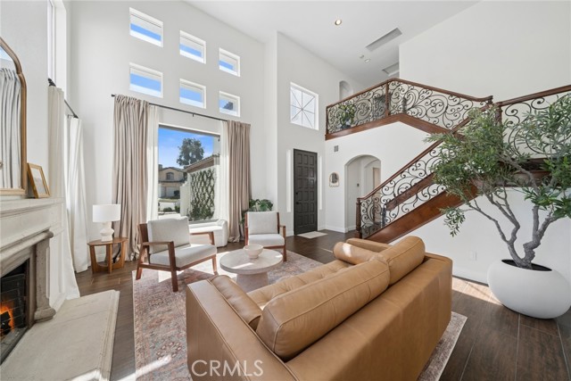 Detail Gallery Image 2 of 32 For 2121 Thyme, Corona,  CA 92879 - 4 Beds | 2/1 Baths