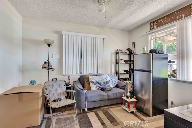 222 W 8th Avenue, Escondido CA: https://media.crmls.org/medias/a6fa7016-b28c-4577-b824-ee82f2703053.jpg