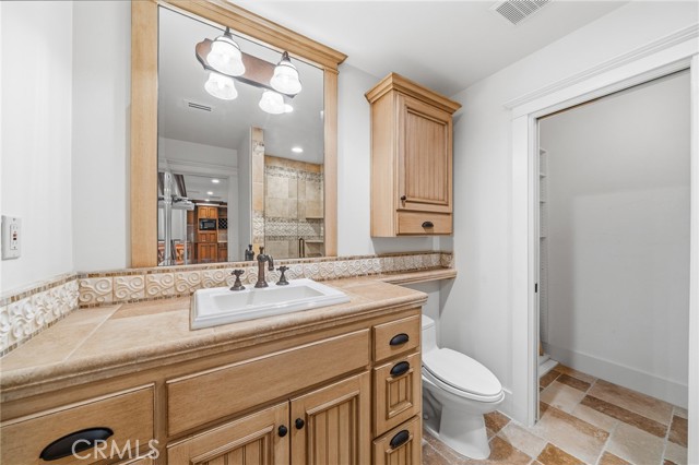 Detail Gallery Image 36 of 73 For 21 Bay, Laguna Beach,  CA 92651 - 6 Beds | 6/1 Baths