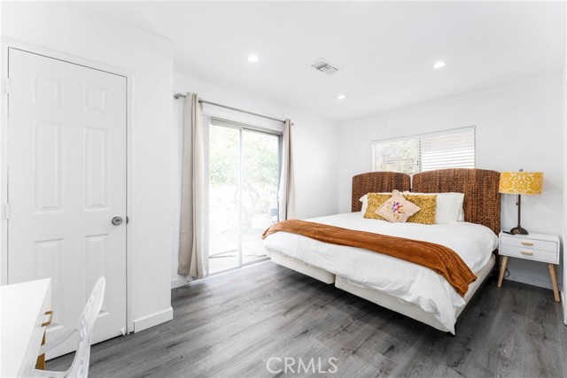 Detail Gallery Image 24 of 60 For 14027 Wyandotte St, Van Nuys,  CA 91405 - 4 Beds | 4 Baths