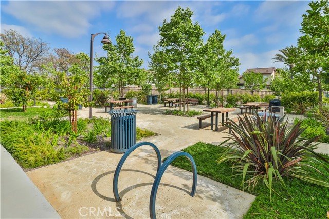 Detail Gallery Image 6 of 60 For 140 Farmhouse Dr #1,  Simi Valley,  CA 93065 - 4 Beds | 2/1 Baths
