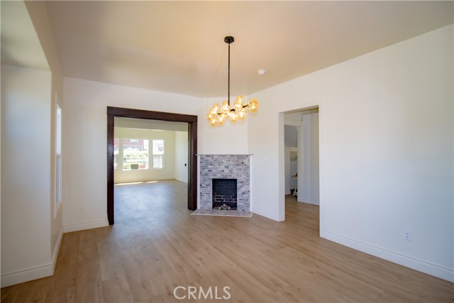 2101 Arlington Avenue, Los Angeles CA: https://media.crmls.org/medias/a6fc8b8e-c73e-415f-9c84-d82733a9a194.jpg