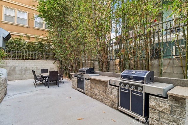 Detail Gallery Image 34 of 41 For 903 S New Hampshire Ave #303,  Los Angeles,  CA 90006 - 3 Beds | 2 Baths