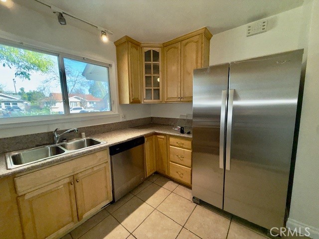 Detail Gallery Image 20 of 28 For 18648 Gledhill, Northridge,  CA 91324 - 4 Beds | 2 Baths