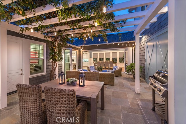 2905 Broad St, Newport Beach CA: https://media.crmls.org/medias/a6fe7c11-7ff5-4ab3-ae51-1bfb00526b1b.jpg