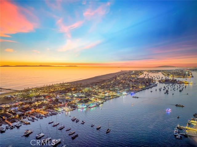 417 E Bay, Newport Beach CA: https://media.crmls.org/medias/a6feb1e9-536b-49f2-94ca-2eb65cd1dfb7.jpg