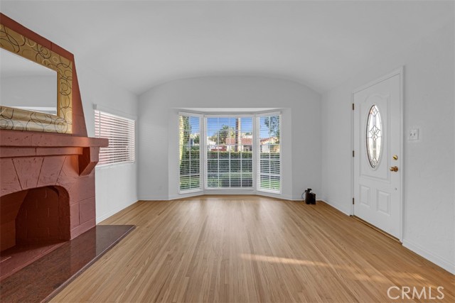 Detail Gallery Image 7 of 35 For 1227 Western Ave, Glendale,  CA 91201 - 3 Beds | 2 Baths