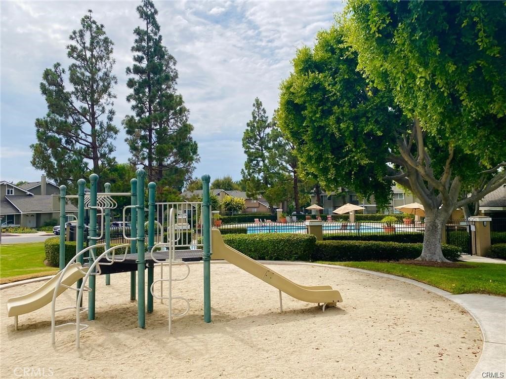 https://media.crmls.org/medias/a6ff7a15-9da9-4a65-b5d0-c5573fc9204b.jpg?preset=X-Large