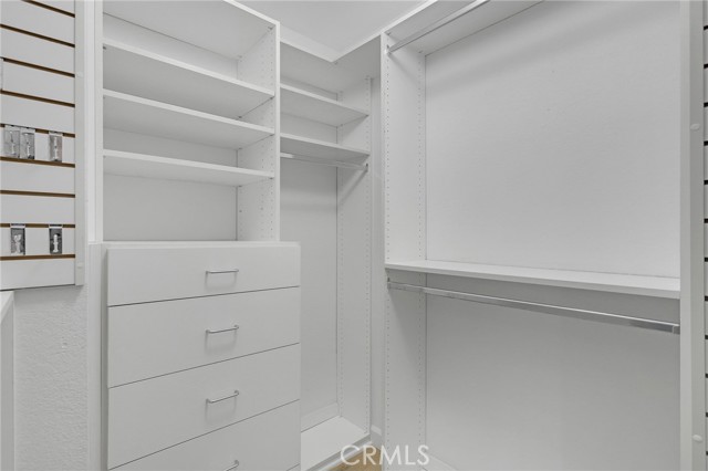 Detail Gallery Image 21 of 25 For 5346 Zelzah Ave, Encino,  CA 91316 - 3 Beds | 4 Baths