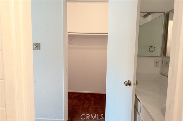 5700 Etiwanda Avenue, Tarzana CA: https://media.crmls.org/medias/a70036b8-af77-4251-b1c7-21c3fb9e747d.jpg