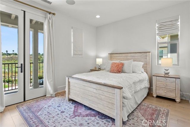 Detail Gallery Image 23 of 52 For 17352 Eucalyptus Ln, Huntington Beach,  CA 92649 - 5 Beds | 5/1 Baths