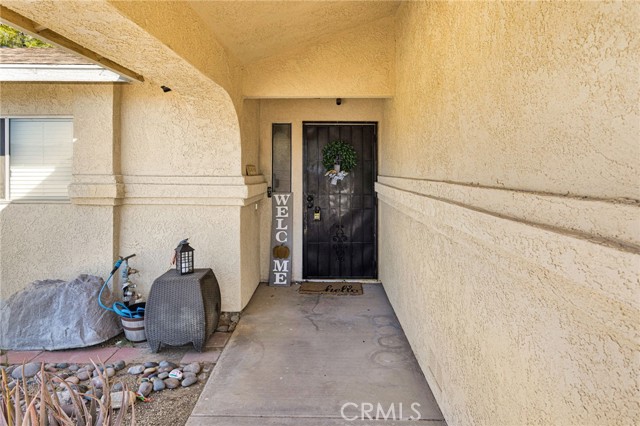 Detail Gallery Image 4 of 23 For 10402 Cimmeron Trail Dr, Adelanto,  CA 92301 - 3 Beds | 2 Baths