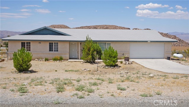 Detail Gallery Image 1 of 1 For 32132 Spinel Rd, Lucerne Valley,  CA 92356 - 3 Beds | 2 Baths