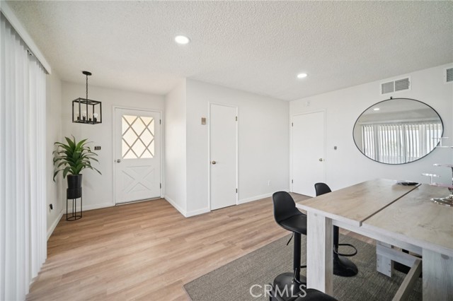 Detail Gallery Image 5 of 63 For 47078 Kings Canyon, Lancaster,  CA 93536 - 3 Beds | 3 Baths