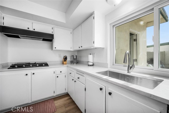 Detail Gallery Image 9 of 37 For 20326 Gardenia Dr, Huntington Beach,  CA 92646 - 3 Beds | 2/1 Baths