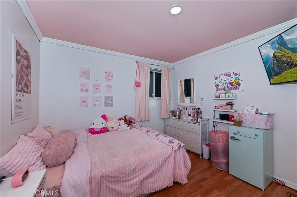 https://media.crmls.org/medias/a703562c-6cf4-44d5-9cb0-673977ea076a.jpg?preset=X-Large