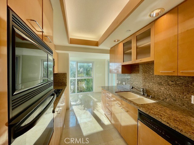 Detail Gallery Image 4 of 5 For 13600 Marina Pointe, Marina Del Rey,  CA 90292 - 2 Beds | 2/1 Baths