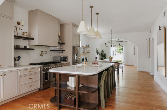 5142 Brynhurst Avenue, Los Angeles CA: https://media.crmls.org/medias/a7043bc6-1759-4e2d-a45d-c74105eae9a3.jpg