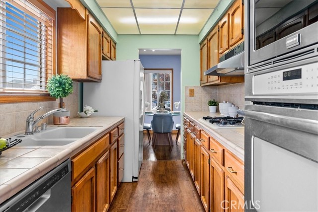 1601 18th Street, Manhattan Beach, California 90266, 3 Bedrooms Bedrooms, ,1 BathroomBathrooms,Residential,Sold,18th,SB21241206