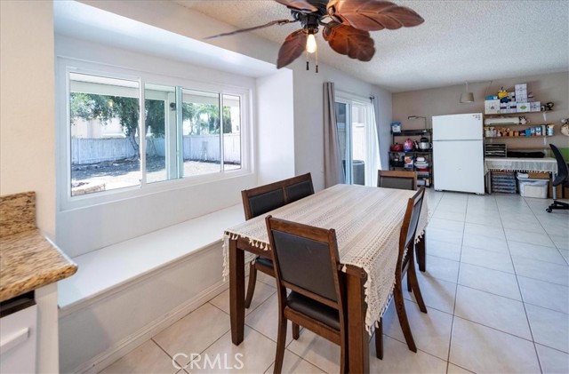 29870 Corte Cruzada, Menifee CA: https://media.crmls.org/medias/a70604b2-0da3-47b1-b350-2fe589c1a738.jpg