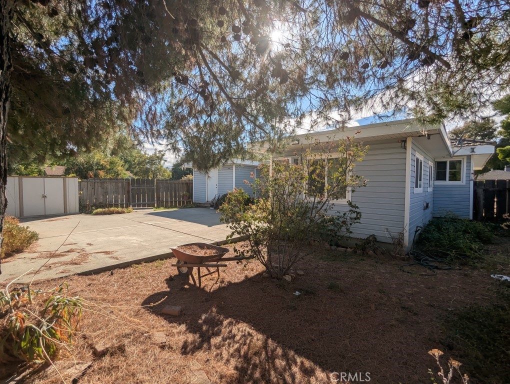 https://media.crmls.org/medias/a706f643-cfaa-49a8-99f7-e658012193a0.jpg?preset=X-Large