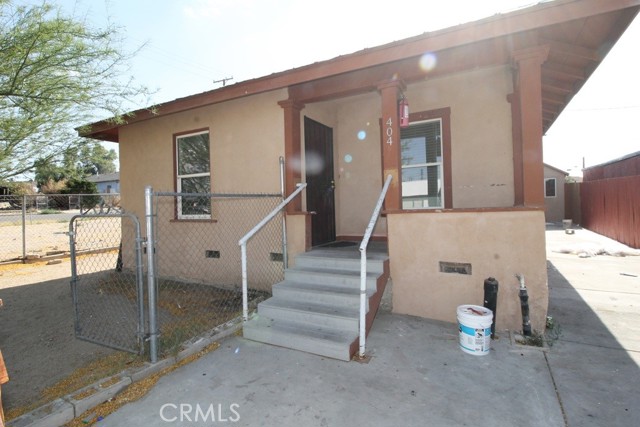 404 N 4th Avenue, Barstow CA: https://media.crmls.org/medias/a7070d91-e2ae-447d-87d3-bc6d572771d4.jpg