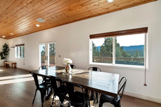 Detail Gallery Image 10 of 73 For 1051 Mound, Big Bear City,  CA 92314 - 4 Beds | 5 Baths