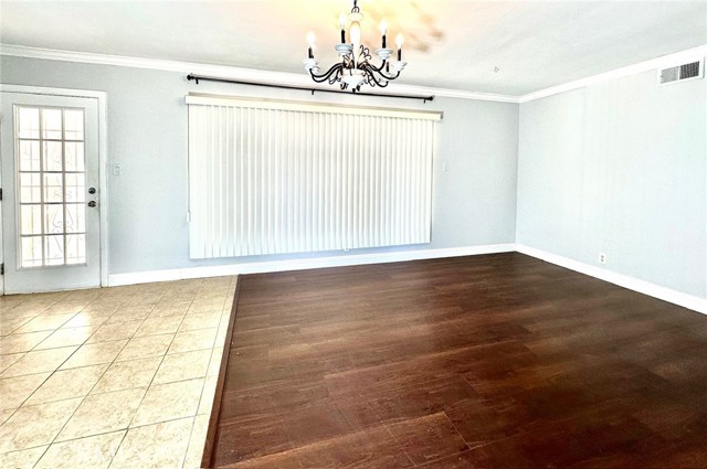 Detail Gallery Image 9 of 27 For 12040 Stagg St, North Hollywood,  CA 91605 - 4 Beds | 2/1 Baths