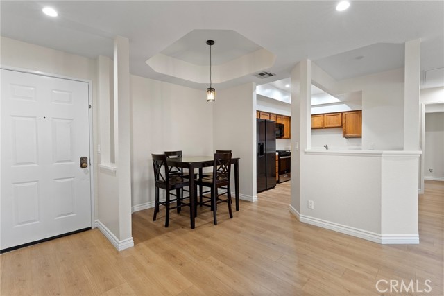 Detail Gallery Image 7 of 25 For 5420 Sylmar Ave #119,  Sherman Oaks,  CA 91401 - 2 Beds | 2 Baths