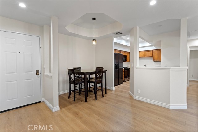 Detail Gallery Image 7 of 25 For 5420 Sylmar Ave #119,  Sherman Oaks,  CA 91401 - 2 Beds | 2 Baths