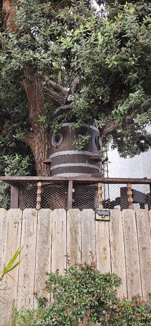 https://media.crmls.org/medias/a7082f5e-a566-42b2-bedf-8515151f1189.jpg?preset=X-Large