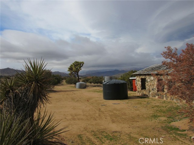 Detail Gallery Image 14 of 28 For 8626 La Contenta Rd, Yucca Valley,  CA 92284 - 2 Beds | 1 Baths