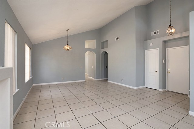 Detail Gallery Image 3 of 13 For 39942 Calle Yorba Vista, Murrieta,  CA 92562 - 3 Beds | 2 Baths