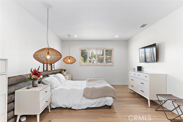 Detail Gallery Image 24 of 42 For 5681 E. Colorado St, Long Beach,  CA 90814 - 3 Beds | 2/1 Baths