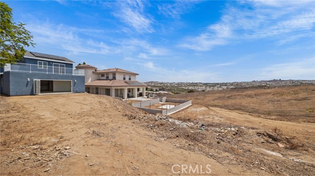 13105 Via Tuscany, Riverside CA: https://media.crmls.org/medias/a70a54a7-eb4a-45c4-af86-fad52274f04c.jpg