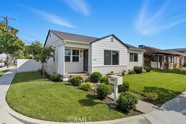 5357 122nd St, Hawthorne CA: https://media.crmls.org/medias/a70b3e96-f47c-4d6b-b956-16345858572e.jpg