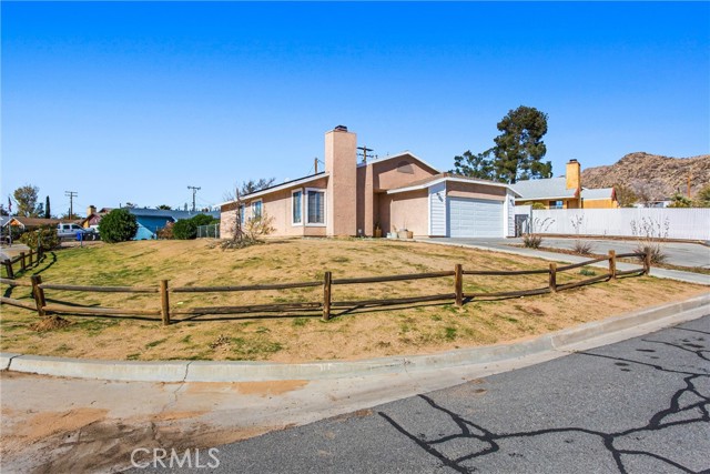 Detail Gallery Image 4 of 35 For 16422 Tolowa, Apple Valley,  CA 92307 - 3 Beds | 2 Baths