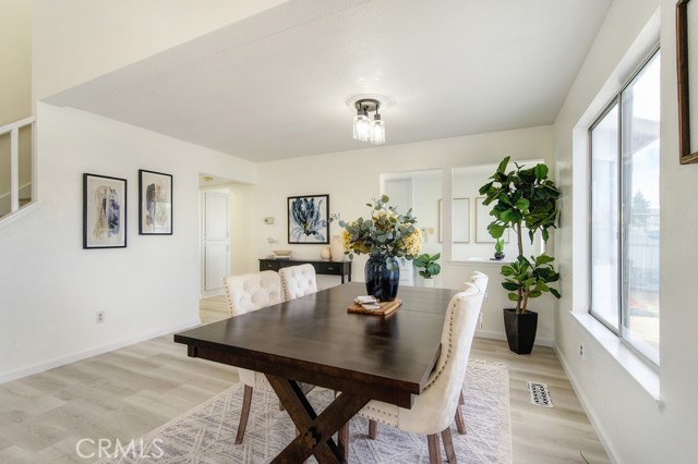 Detail Gallery Image 7 of 32 For 14 Fernwood Ct, Pittsburg,  CA 94565 - 4 Beds | 2/1 Baths