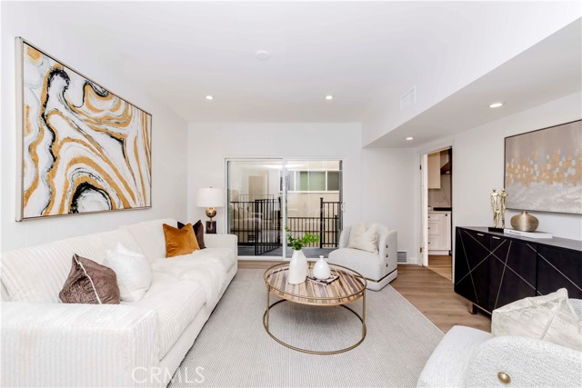 Detail Gallery Image 10 of 50 For 324 S Elm #101,  Beverly Hills,  CA 90212 - 4 Beds | 4/1 Baths