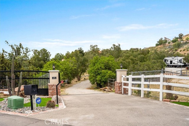 Image 3 for 13580 Summit Knoll Rd, Agua Dulce, CA 91390