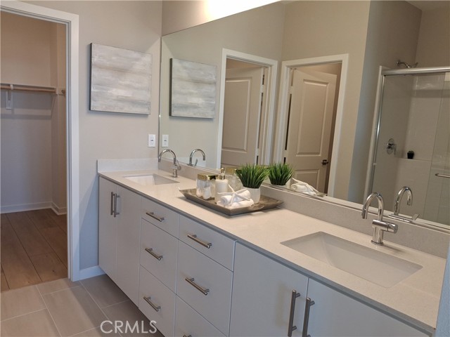 Detail Gallery Image 16 of 30 For 109 S Laxore St #303,  Anaheim,  CA 92804 - 4 Beds | 3/1 Baths