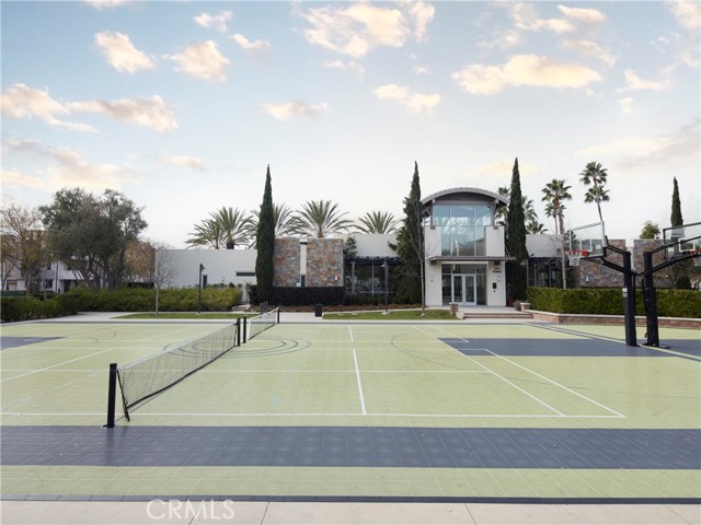 4 Bed Home for Sale in Hawthorne, California